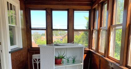 Little Eagle's Nest - Charming & Cozy 2-Bed Apartment