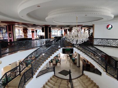 Jett Inn Gardens Hotel Emali