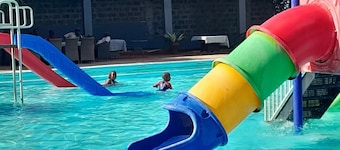 Jett Inn Gardens Hotel Emali
