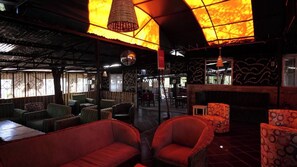 Restaurant - Jett Inn Gardens Hotel Emali (Emali)