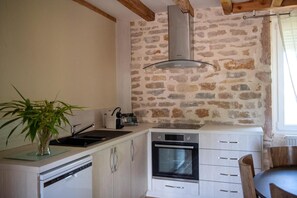 Microwave, oven, dishwasher - Le Panoramique - TOURNUS (TOURNUS)