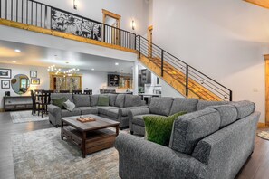 Smart TV, fireplace - Spruce Hollow-Brand NEW, Lake Access with Dock Slip, Dog Friendly, Hot Tub (Oakland)