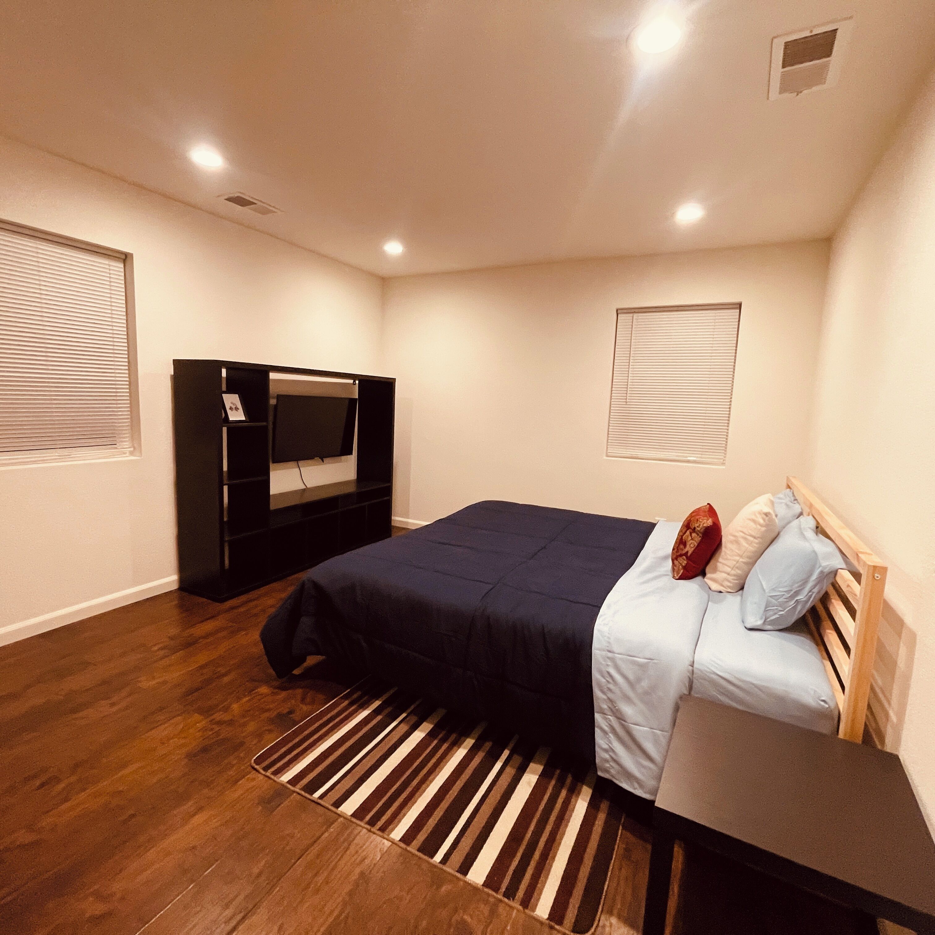 4 habitaciones, tabla de planchar con plancha y wifi gratis 