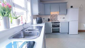 Cookware/dishes/utensils