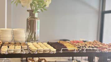 Ilmainen päivittäinen buffetaamiainen