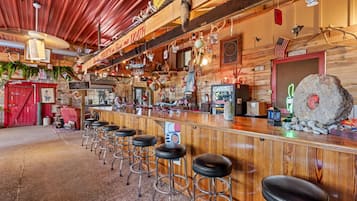 Bar (en la propiedad)