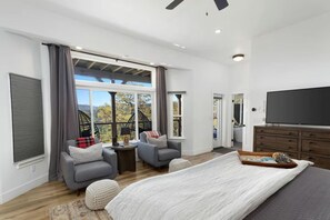 Desk, iron/ironing board, WiFi, bed sheets - Modern+Cozy Lakeview home w/gorgeous views! 6 BD, Sleeps 12, Decks, Firepit, EV (Lake Arrowhead)