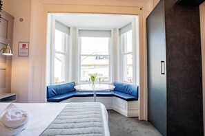 1 makuuhuone, silitysrauta/-lauta, internet, vuodevaatteet