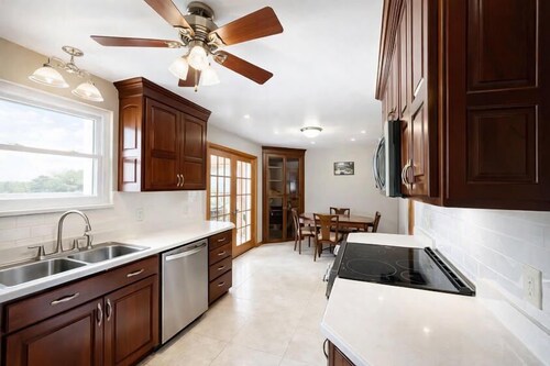 Cozy 3 bedroom lake house