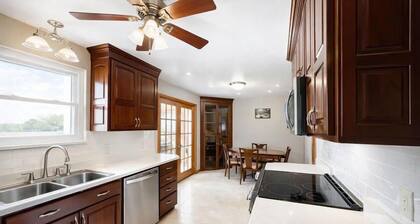 Cozy 3 bedroom lake house