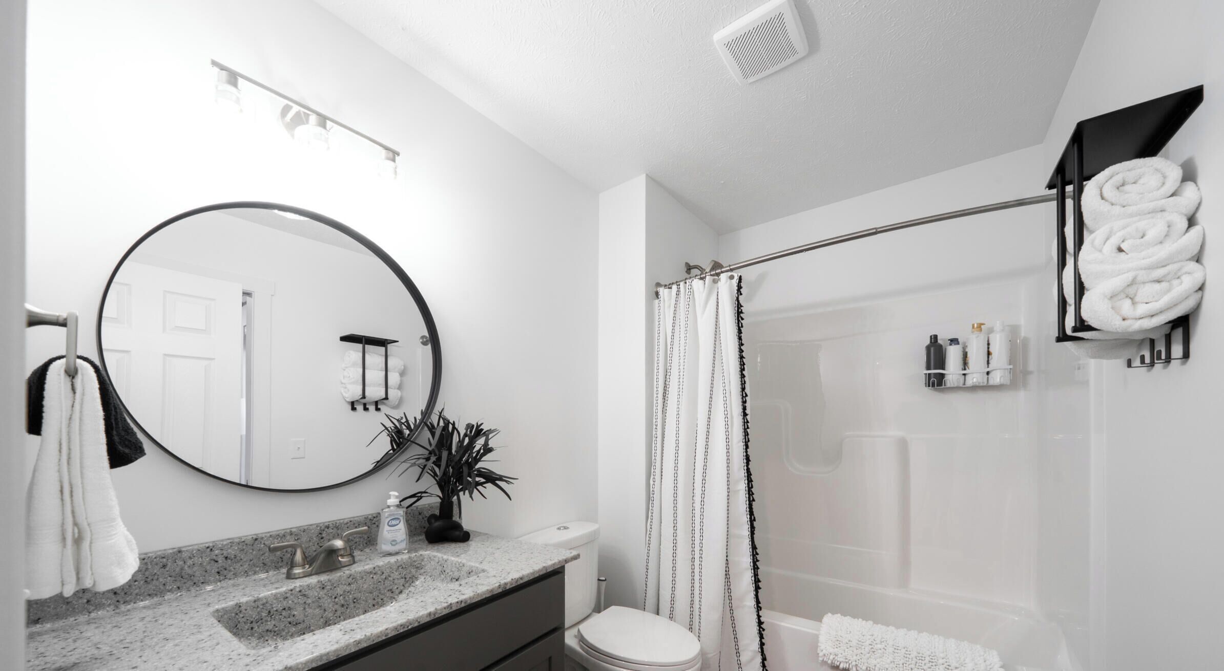 Hårføner, håndklær, såpe og toalettpapir