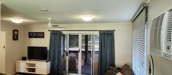 Bribie Beach Shack close to the bridge!