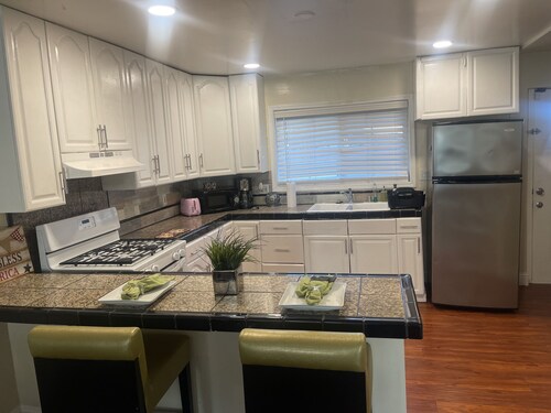 Cozy 2BR Entire House 1 Bath Hayward