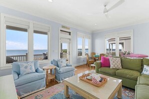 TV - 4BR Oceanfront - Amazing Sunsets! Amenity Access (Seabrook Island)