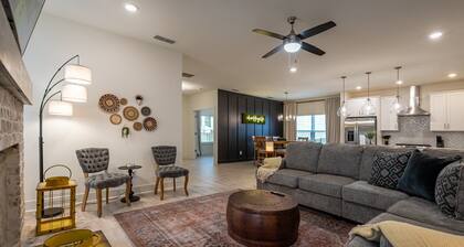 Modern Emerson retreat close to LakePoint Sports