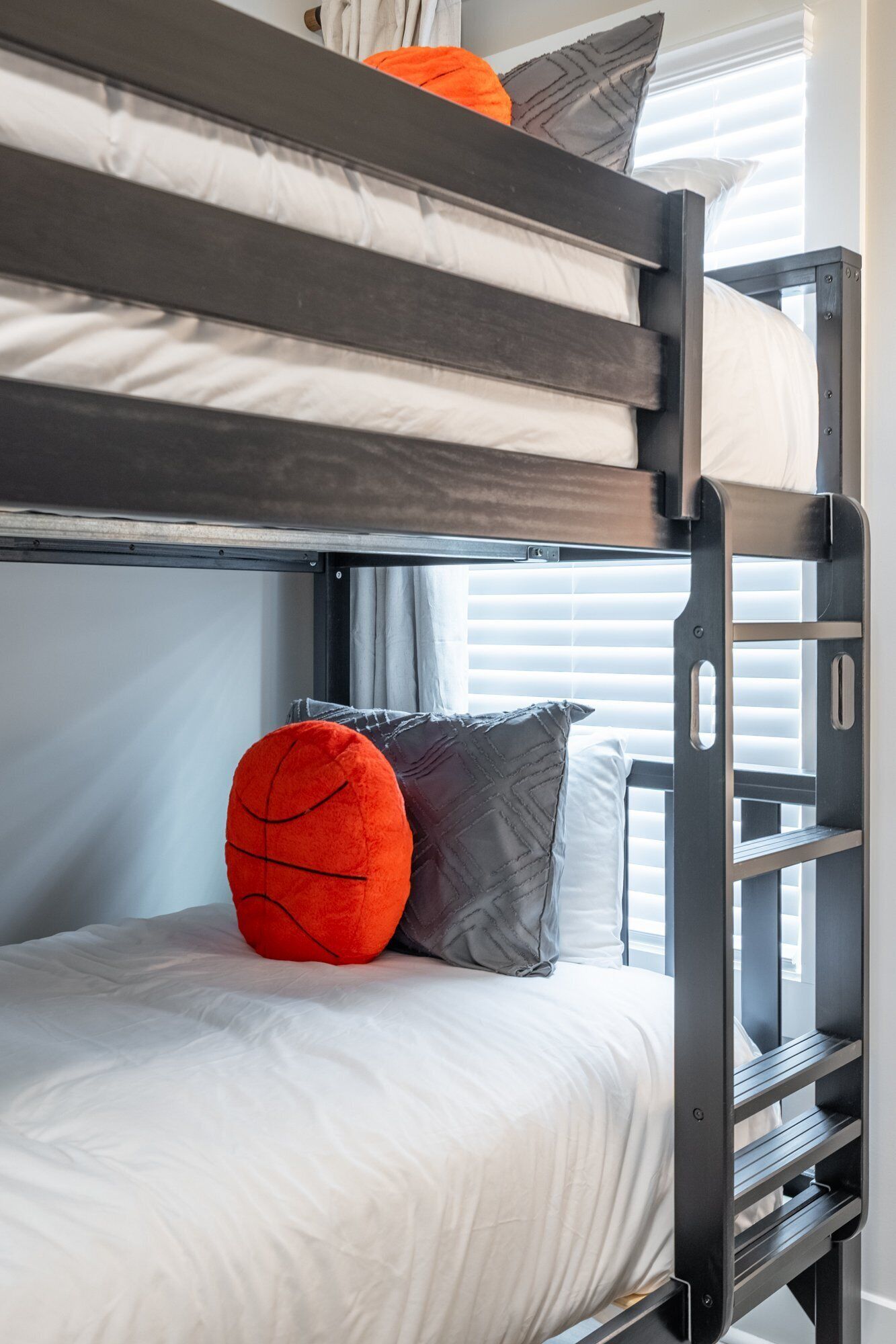 Bügeleisen/Bügelbrett, kostenloses WLAN, Bettwäsche