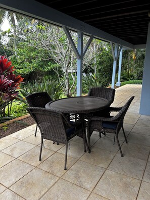 Outdoor dining - Adorable downstairs 2 bedroom-1 bathroom in charming Poipu. Utilities included! (Koloa)