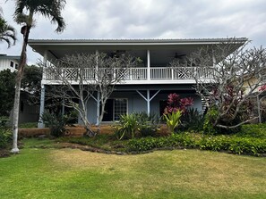 Exterior - Adorable downstairs 2 bedroom-1 bathroom in charming Poipu. Utilities included! (Koloa)