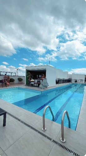 2-Bedroom Apartment with Ensuite Bathroom + Rooftop Pool with Maracanã View
