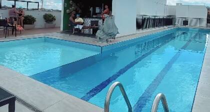 2-Bedroom Apartment with Ensuite Bathroom + Rooftop Pool with Maracanã View