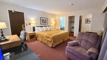 Premier Suite, Mountain View | Desk, laptop workspace, blackout drapes, iron/ironing board