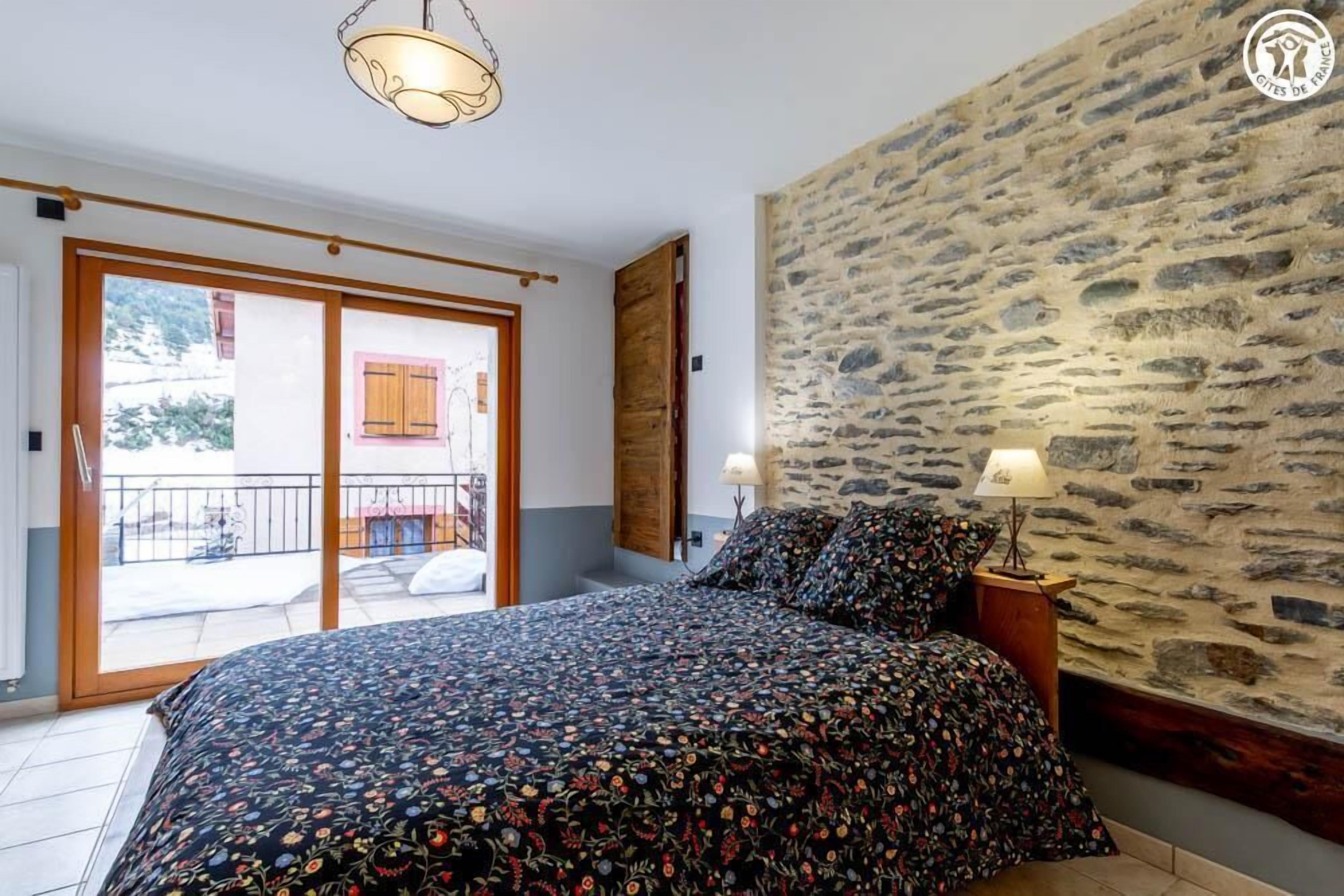 2 makuuhuonetta, silitysrauta/-lauta, vauvan matkasänky, ilmainen Wi-Fi