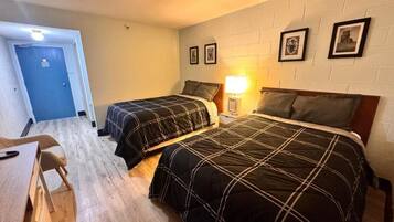 Deluxe Double Room | Desk, laptop workspace, soundproofing, free WiFi