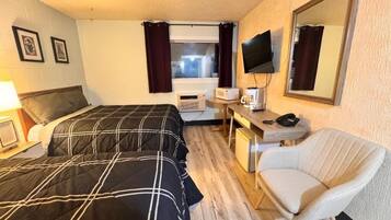 Chambre Double Deluxe | Bureau, espace de travail pour ordinateur portable