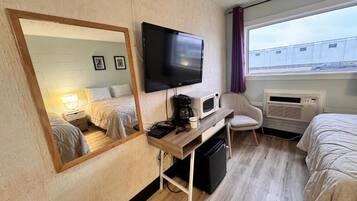 Desk, laptop workspace, free WiFi