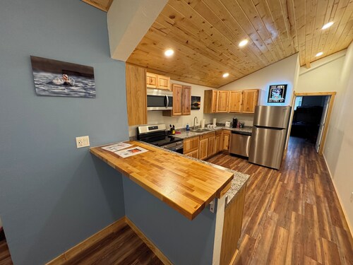 Sunnyside Serenity Bunkhouse - your perfect adventure hideaway.