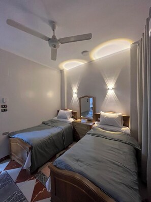 2 bedrooms, iron/ironing board, free WiFi, bed sheets - Dahabiya Apartment – Elegant Stay in the Heart of Luxor Near the Nile & Temples (Luxor)