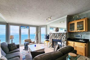 TV, fireplace - Whale Watching & Community Club House with Pool! Reflections by the Sea (Depoe Bay)