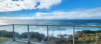 Whale Watching & Community Club House with Pool! Reflections by the Sea