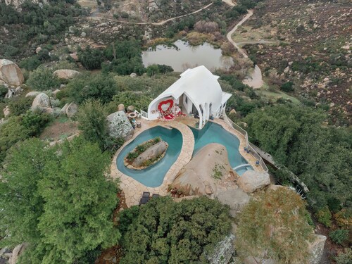 Private Mountaintop Retreat with Lagoon Pool