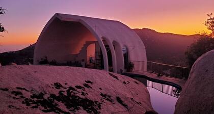 Private Mountaintop Retreat with Lagoon Pool