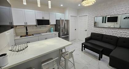 Modern 1 bed/1 bath ADU with In-Unit Washer/Dryer