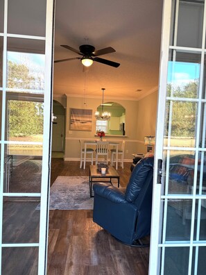 Interior - 2-bedroom apartment in Barefoot Landing Resort-KING BED (North Myrtle Beach)