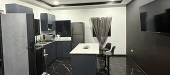 Storebay Suites Apartment 4