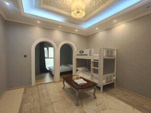 Free WiFi - Ajman Royal villa (Ajman)