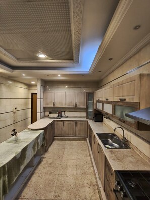 Private kitchen - Ajman Royal villa (Ajman)