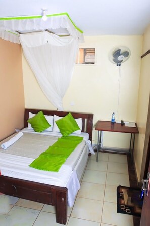 Habitación individual estándar | Wifi gratis y ropa de cama 