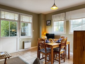 Dining - Gîte La Cormorandière by Interhome (Cancale)