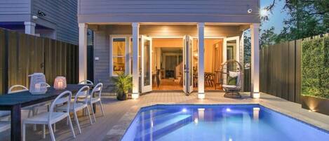 Outdoor pool, a heated pool