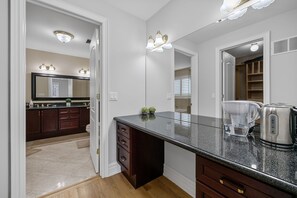 Interior - Multi-Story Luxury Home + Private Backyard (Mississauga)