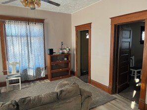 Unclassified image, 2 of 25, button