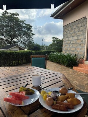 Sudah termasuk sarapan ala kontinental setiap hari