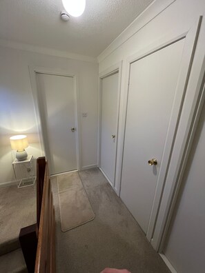 Interior - Room-cozy Twin Room Easy City Access (Edinburgh)