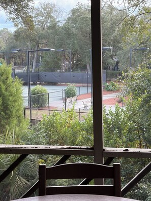 Property grounds - Cozy 1-Bedroom Villa on Kiawah Island adjacent to Roy Barth Tennis Center (Kiawah Island)