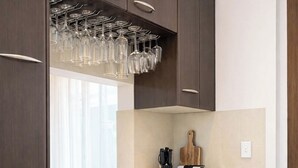 Coffee/tea maker, fridge, microwave, oven - KozyGuru | Joslin | Private Self-Contained 1 BR (Joslin)