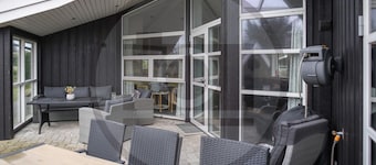 8 bedroom lovely home in Vejers Strand